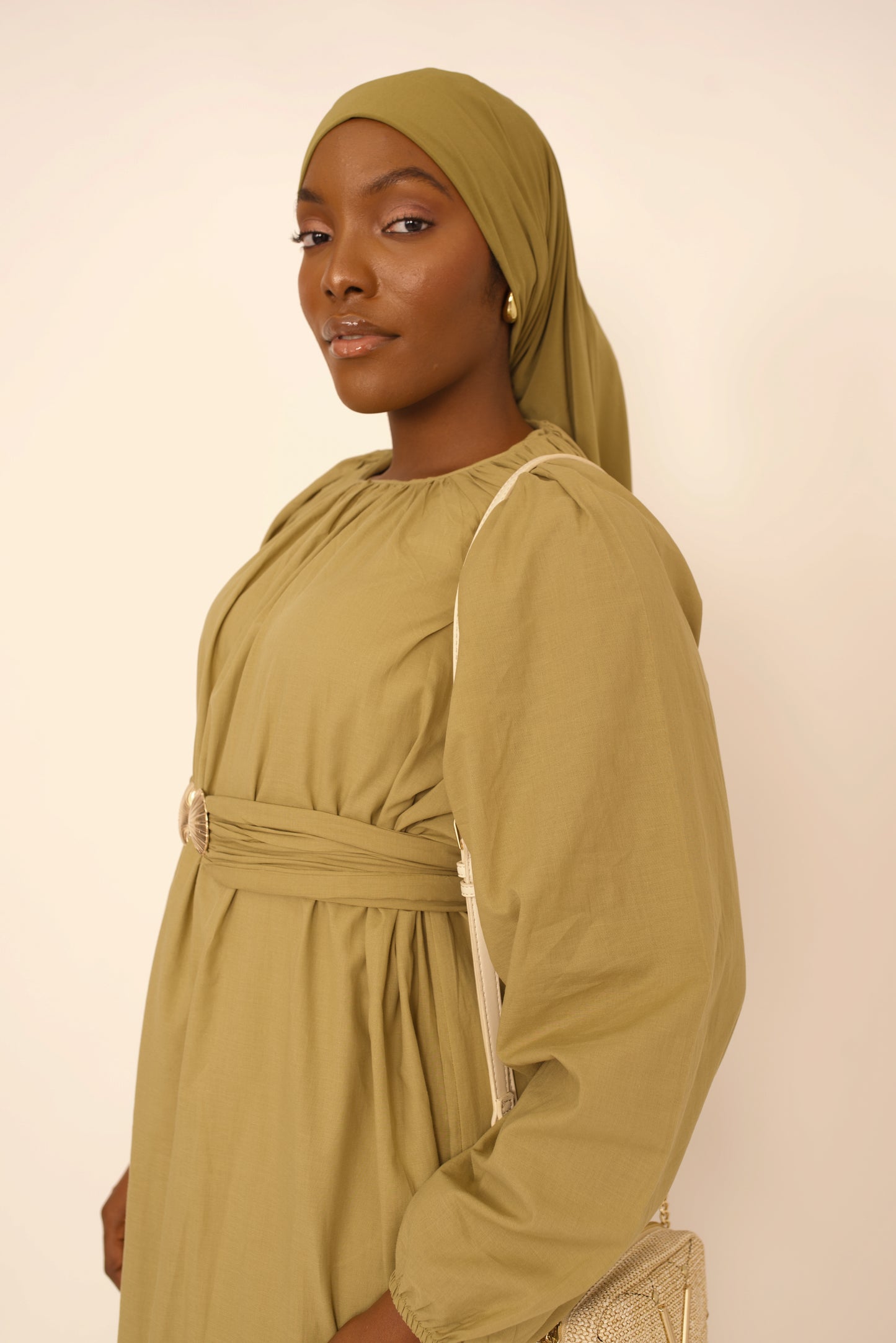 Robe Viola Safa – Voile de Coton Vert Olive avec Ceinture Boucle